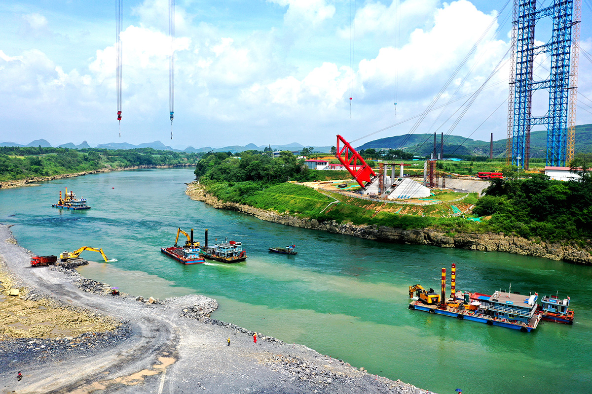 來賓西過境線公路橋區(qū)航道綜合整治項目.jpg